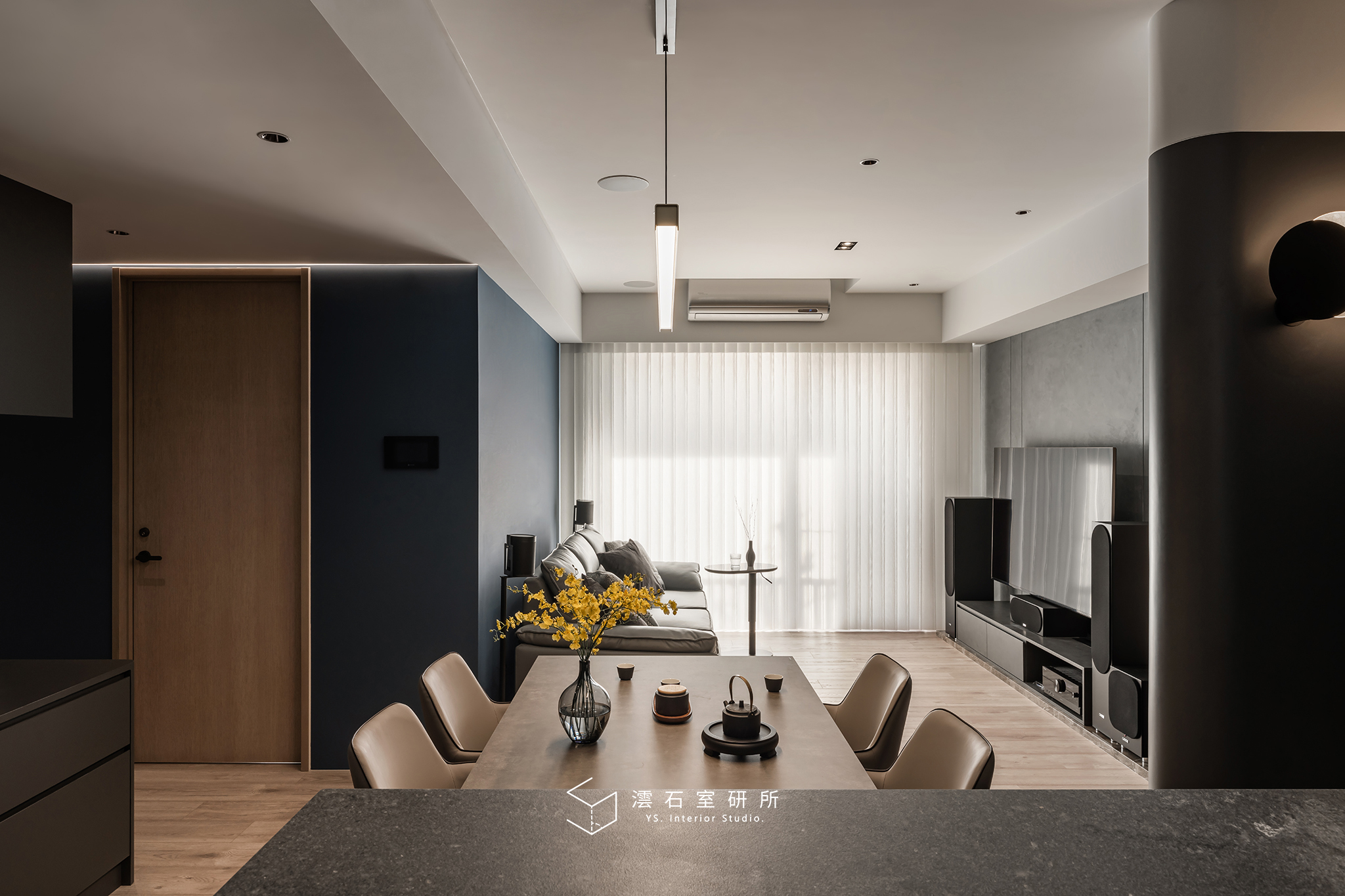 Read more about the article 科技控的夢幻寓所！開放式空間x彈性拉門，23坪親子宅實現沉浸式的智能居家