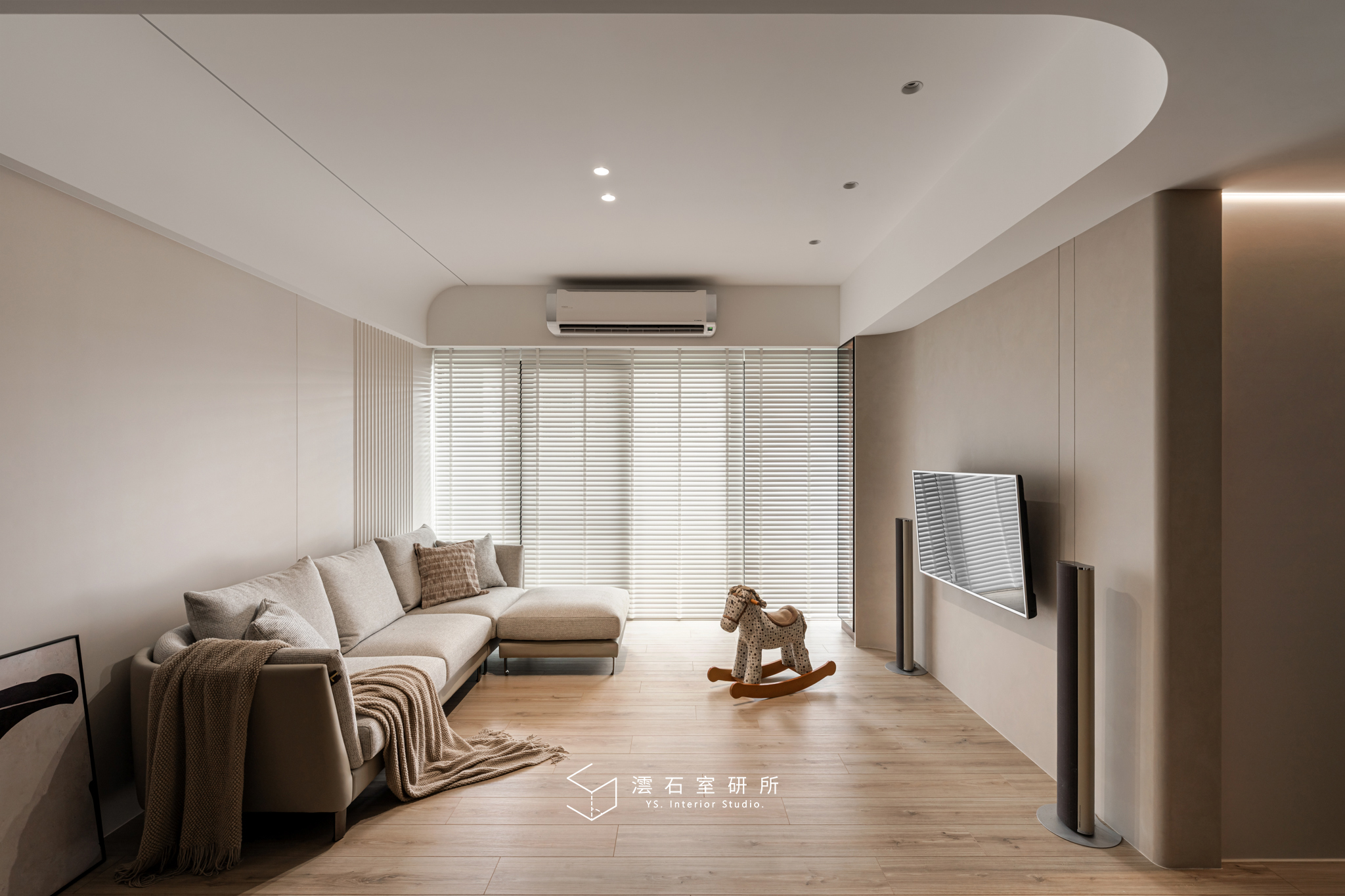 Read more about the article 「專訪」一方暖和地域，涵藏親暱之愛微光！台中 32 坪寵物宅 – 澐石室研所